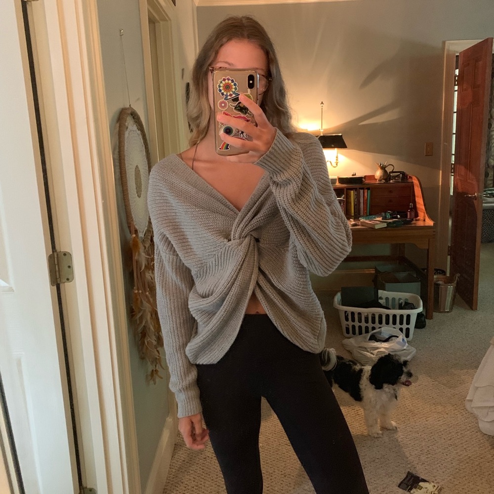 Twist sweater